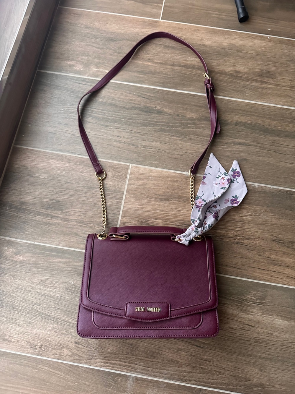 Steve Madden Burgundy Wine Crossbody Shoulder Bag Gold Chain Scarf